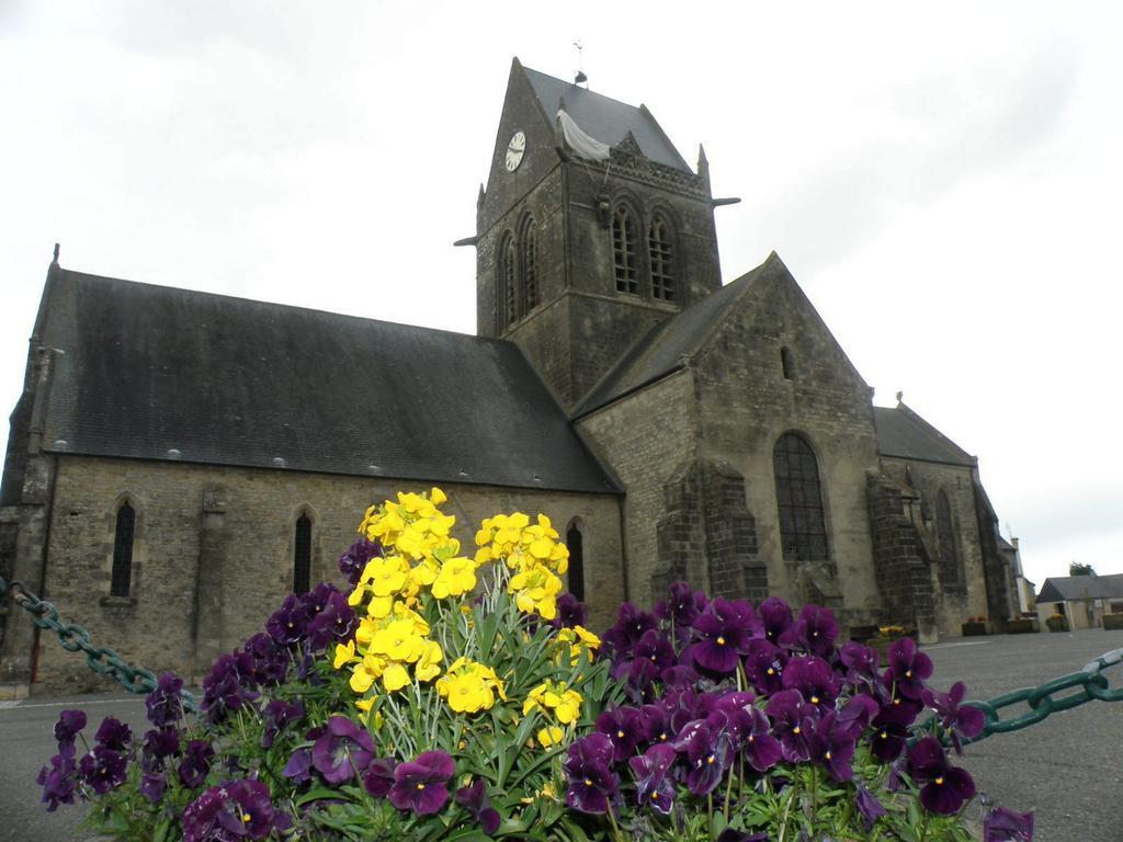 Sainte-Mère-Église Chambres D'Hotes De L'Eglise מראה חיצוני תמונה